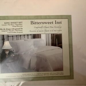 White King Sheet Set , never opened.
